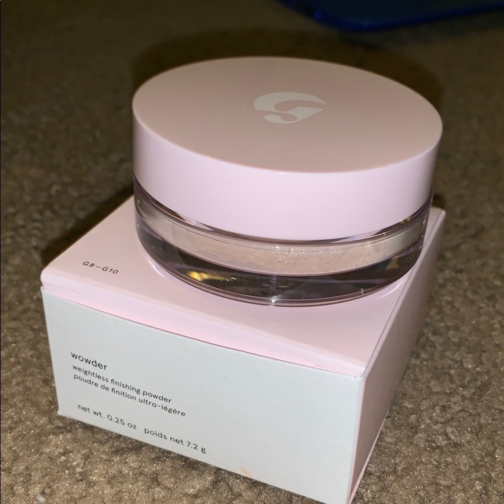 Glossier Wowder Shade G8/G10